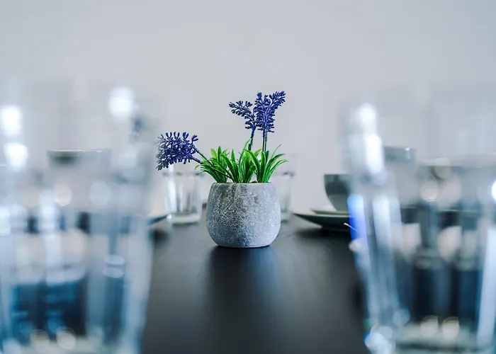 Charming Salford, Staycation, Wifi, Sleeps 5 *