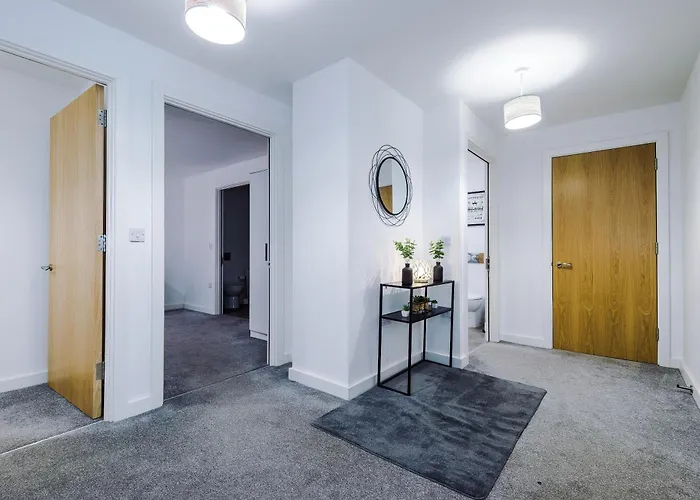 아파트 Charming Salford, Staycation, Wifi, Sleeps 5 *