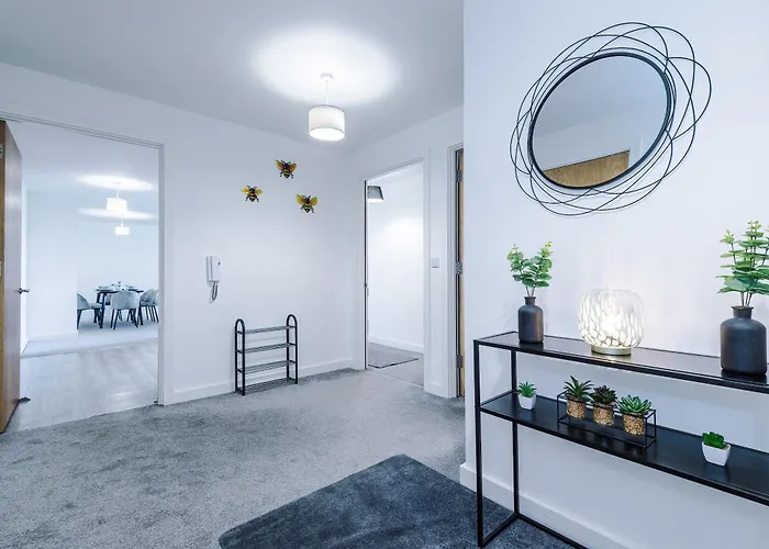 Charming Salford, Staycation, Wifi, Sleeps 5 Lejlighed