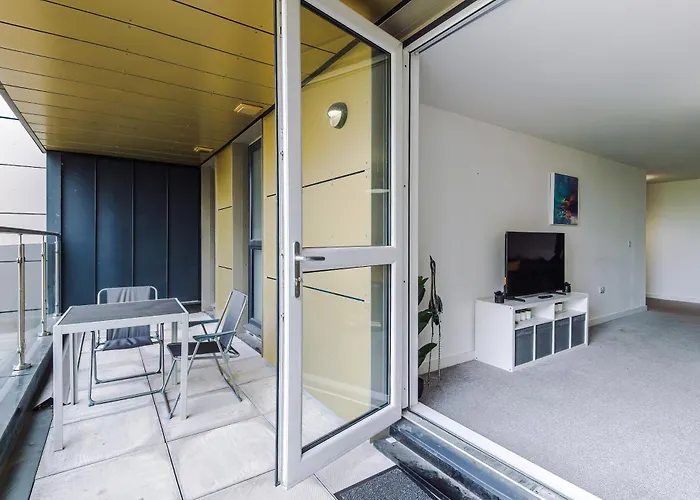 Charming Salford, Staycation, Wifi, Sleeps 5 Apartman Manchester