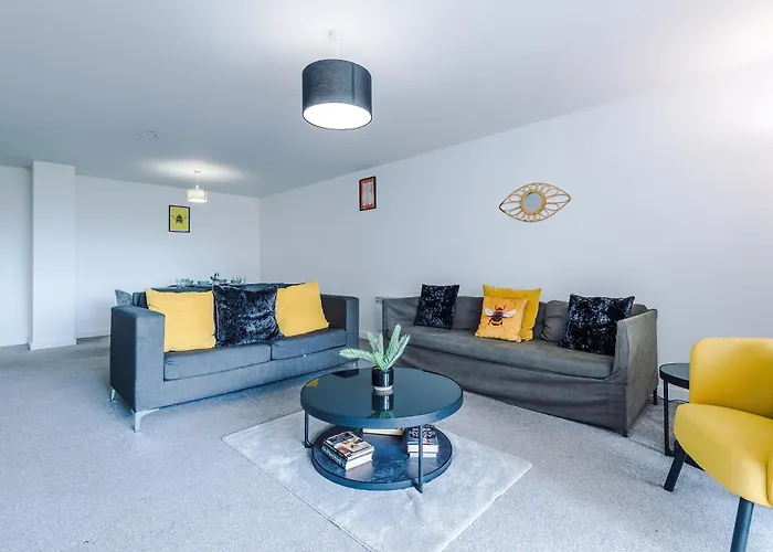 아파트 Charming Salford, Staycation, Wifi, Sleeps 5