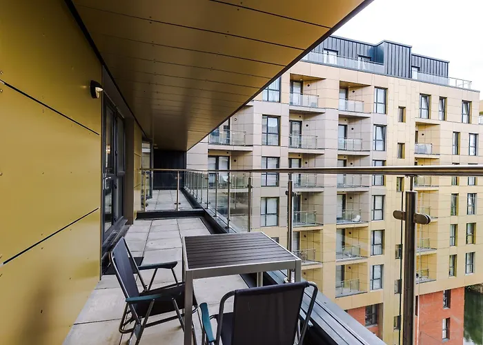 Apartman Charming Salford, Staycation, Wifi, Sleeps 5 *