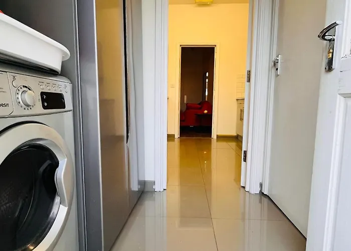 Spacious Victorian 5bedroom 5bathroom W Free Parking Μάντσεστερ