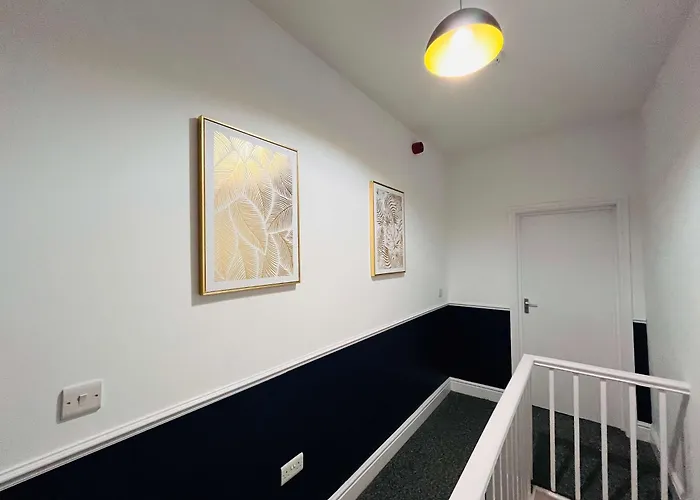 Hébergement de vacances Spacious Victorian 5bedroom 5bathroom W Free Parking