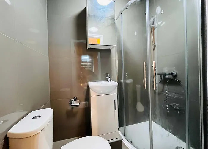 Spacious Victorian 5bedroom 5bathroom W Free Parking Nyaraló