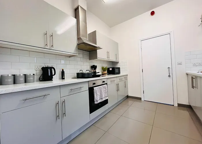 Spacious Victorian 5bedroom 5bathroom W Free Parking Hébergement de vacances *