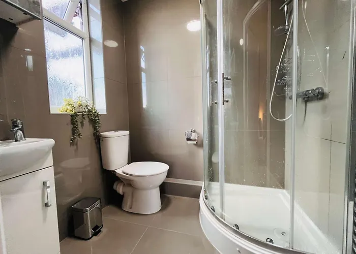 Spacious Victorian 5bedroom 5bathroom W Free Parking Μάντσεστερ