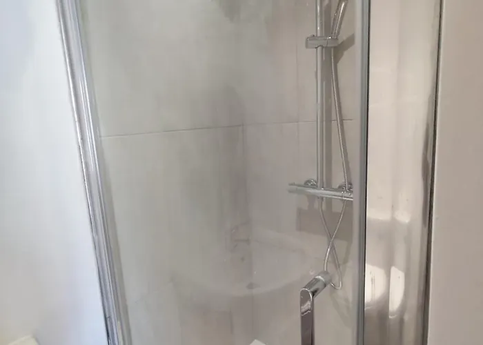 En-suite Double-bedroom In The Heart Of Salford Cr3 Perfect For Short 招待所 *