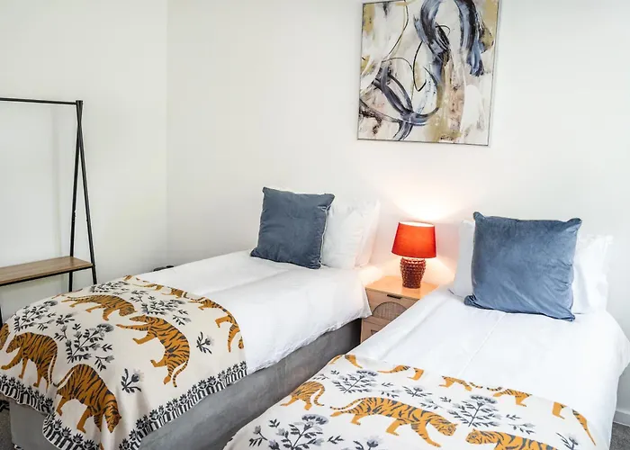 דירה The Prestwich Pad