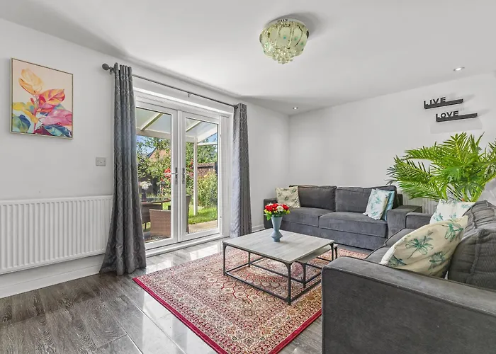 New Large Townhouse 3 Bedrooms 4 Beds And Parking Hébergement de vacances *