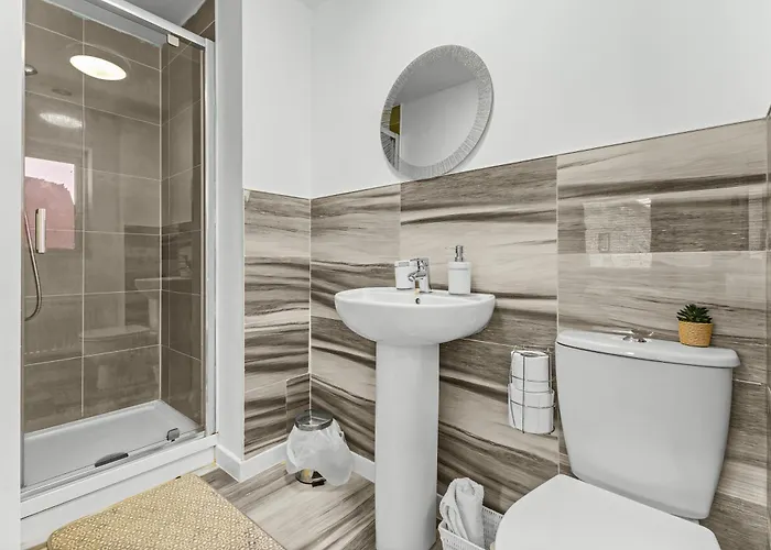 New Large Townhouse 3 Bedrooms 4 Beds And Parking Prázdninový dům Manchester