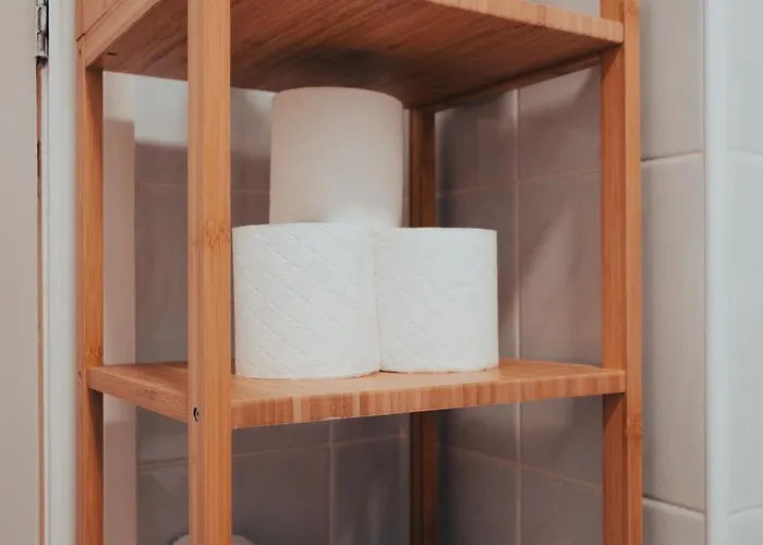 Gem With Stylish 2br Retreat And Free Carpark 아파트