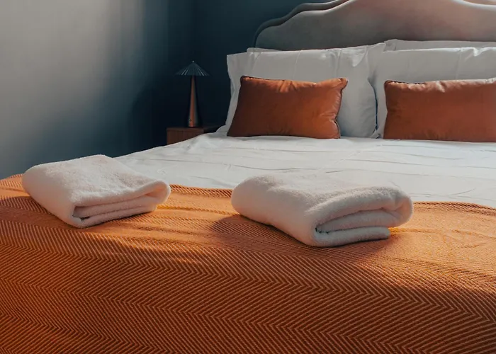 Gem With Stylish 2br Retreat And Free Carpark *