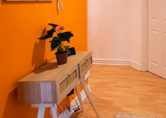 Gem With Stylish 2br Retreat And Free Carpark