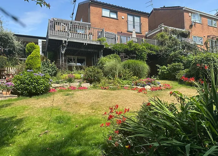 Apartmán The Garden Apartment, Near Airport &