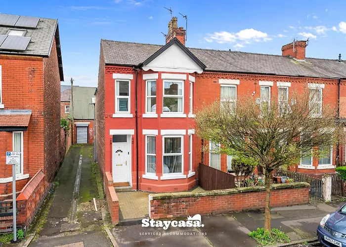 Monton Co-living - Private Self-cater Manchester