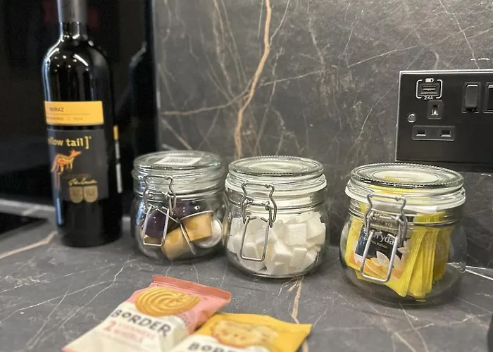 Short Walk To Coop Live And Etihad Stadium 아파트 *