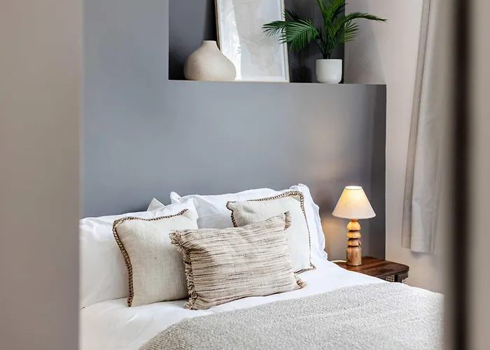 Sleeps 14 The Old Trafford Family Zen By Genesis Living * Mánchester