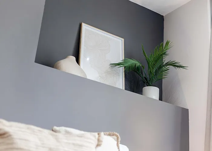 Sleeps 14 The Old Trafford Family Zen By Genesis Living Hébergement de vacances *