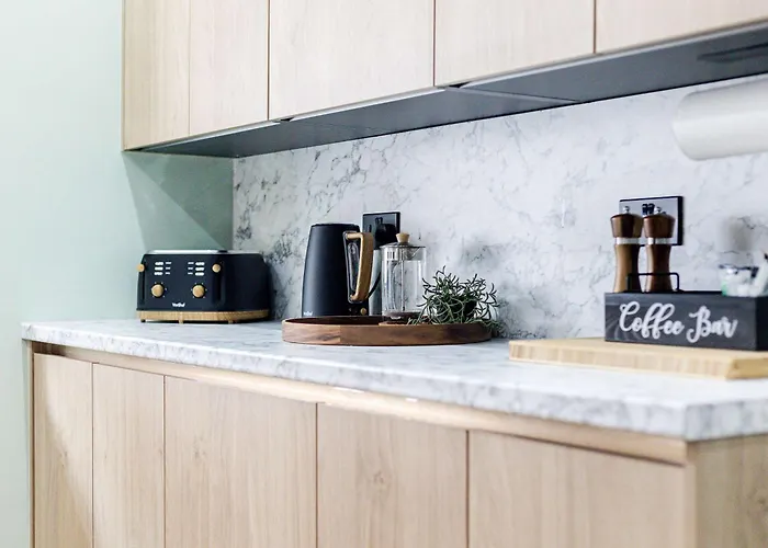 Sleeps 14 The Old Trafford Family Zen By Genesis Living Сasa de vacaciones *