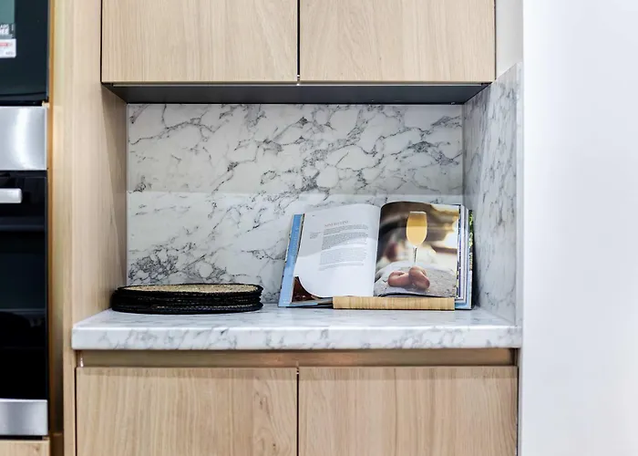 Sleeps 14 The Old Trafford Family Zen By Genesis Living *