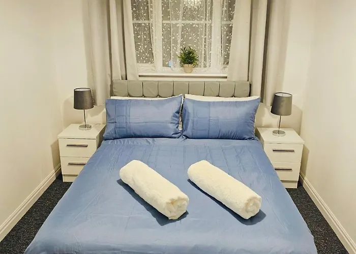 Stylish 3 Bed With Garden & Free Parking Dom wakacyjny