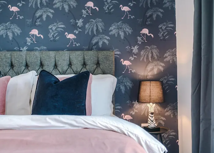 Stunning House By Purestay - 8 Beds With Free Parking 別荘 *