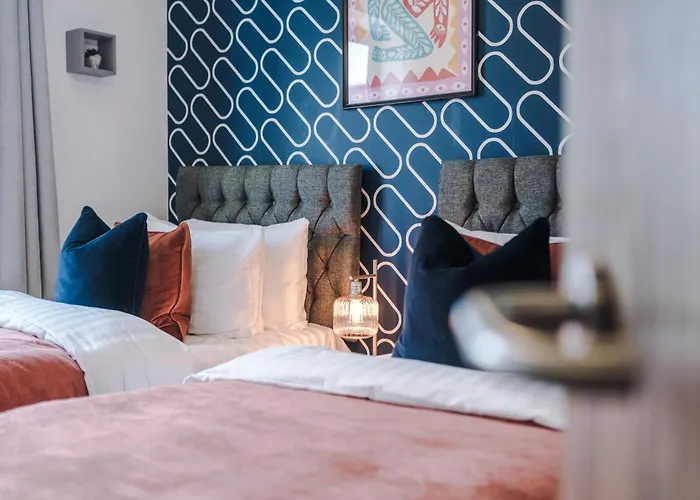 Stunning House By Purestay - 8 Beds With Free Parking 別荘 *