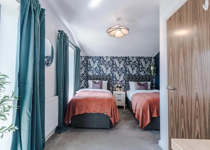 Stunning House By Purestay - 8 Beds With Free Parking * Манчестер