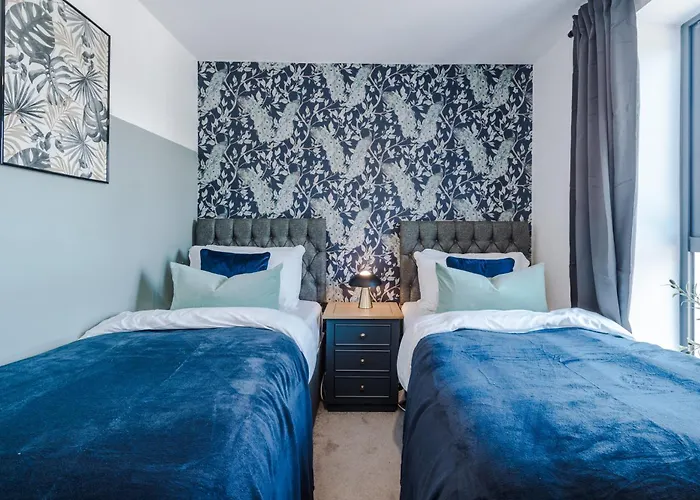 Stunning House By Purestay - 8 Beds With Free Parking 別荘 マンチェスター