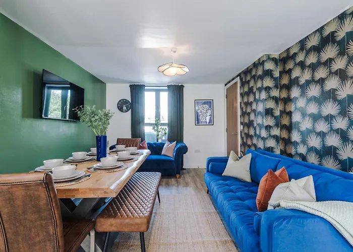 Stunning House By Purestay - 8 Beds With Free Parking 別荘 *