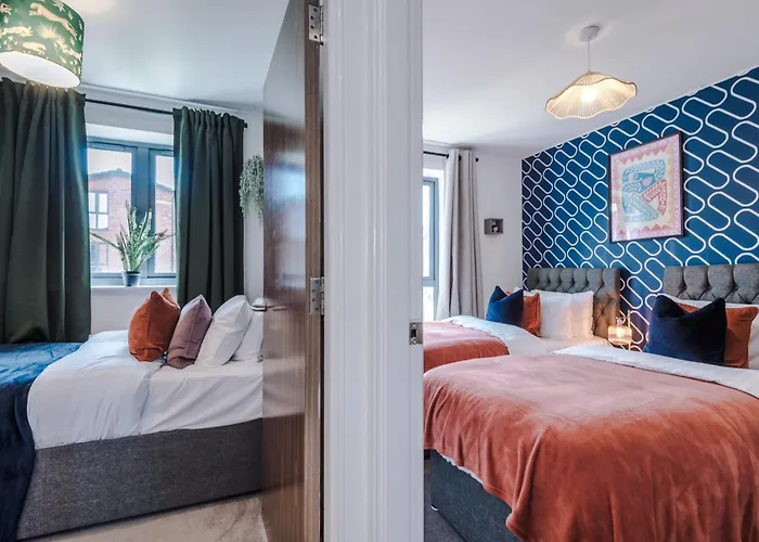 Stunning House By Purestay - 8 Beds With Free Parking