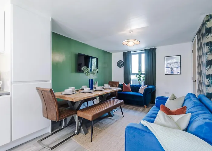 別荘 Stunning House By Purestay - 8 Beds With Free Parking