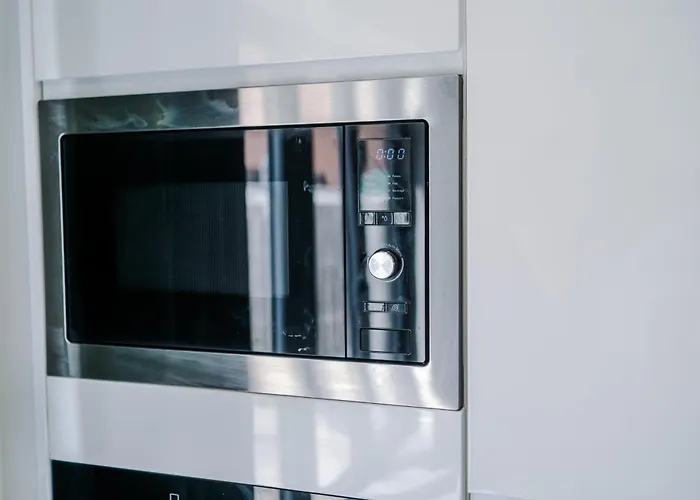 Stunning House By Purestay - 8 Beds With Free Parking