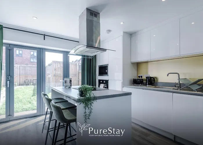 別荘 Stunning House By Purestay - 8 Beds With Free Parking マンチェスター