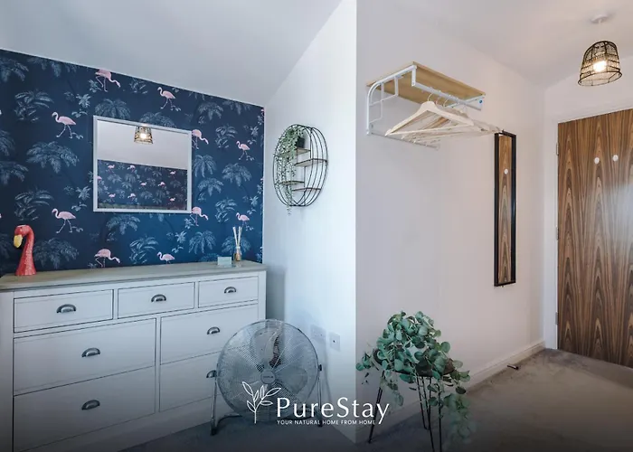 Stunning House By Purestay - 8 Beds With Free Parking Casa vacanze