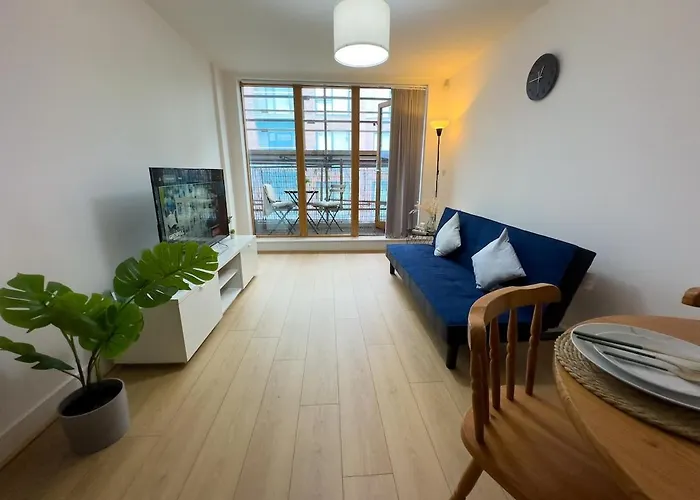 Stylish Centre Flat - Balcony And Parking Manchester