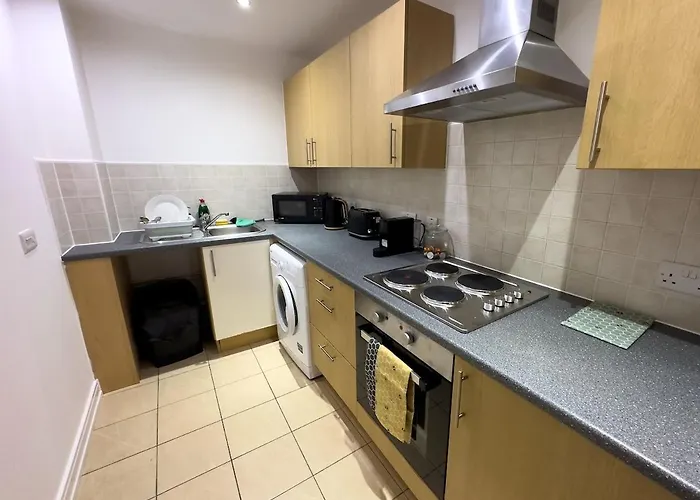 Stylish Centre Flat - Balcony And Parking