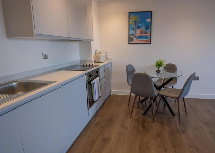 Luxury 2 Bed Penthouse Large Balcony Appartamento