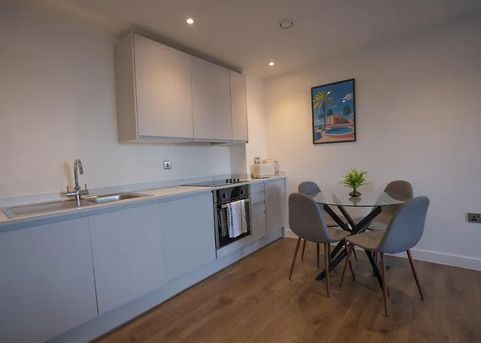 Luxury 2 Bed Penthouse Large Balcony Appartamento