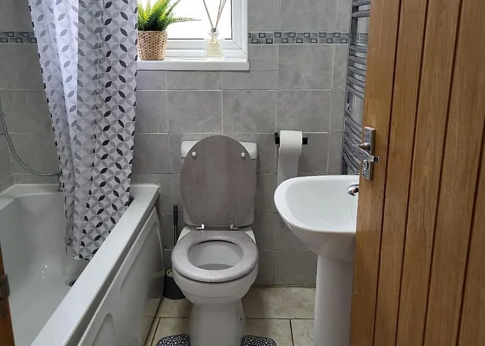 In 6 Minutes Drive To Victoria Station