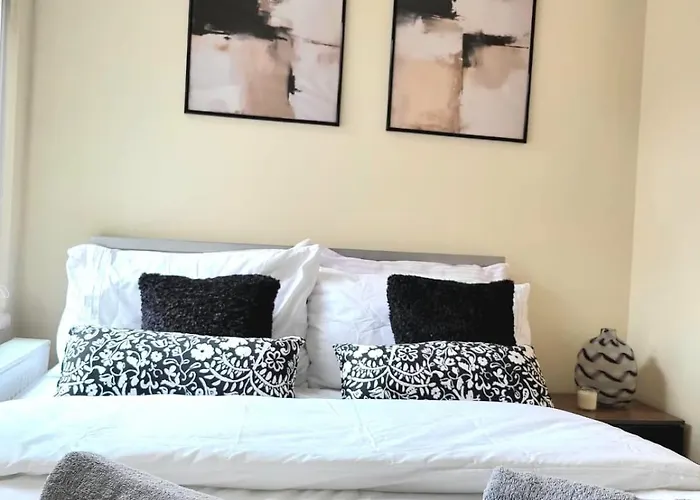 In 6 Minutes Drive To Victoria Station * 曼彻斯特