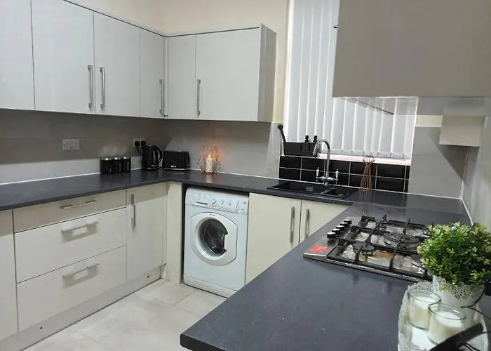 In 6 Minutes Drive To Victoria Station