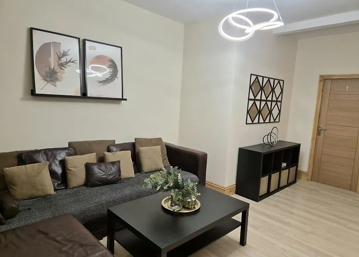 In 6 Minutes Drive To Victoria Station Pansiyon *