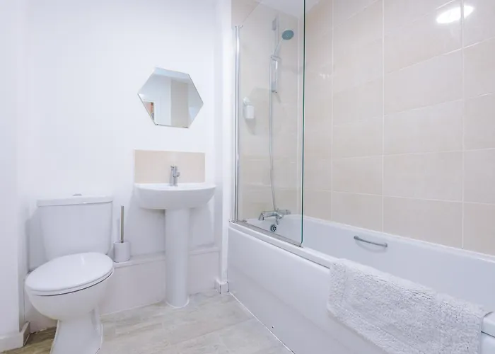 Stylish 2-bed Apartment, Sleeps 6, Free Parking Apartamento