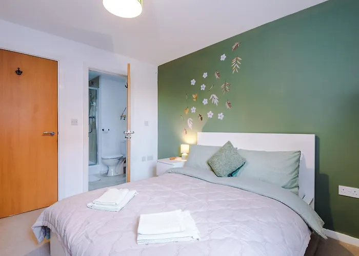 Stylish 2-bed Apartment, Sleeps 6, Free Parking Apartamento