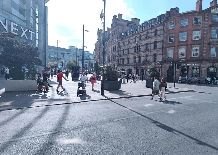 アパート Bee Cosy - Near Train Stations And Shopping Centre With Paid Private Parking, 500mbps Internet And Netflix