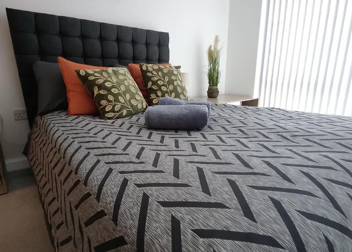 Bee Cosy - Near Train Stations And Shopping Centre With Paid Private Parking, 500mbps Internet And Netflix Manchester