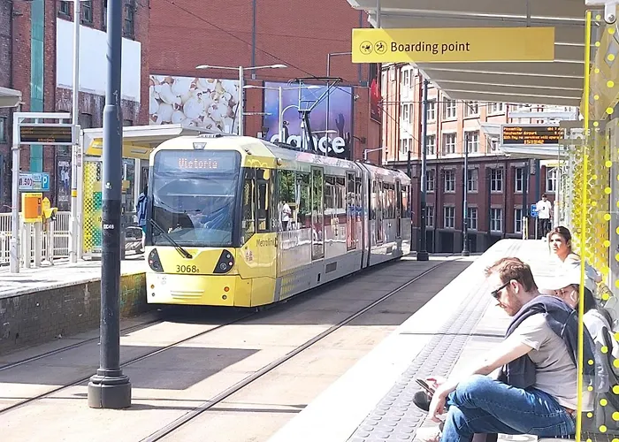 Apartamento Bee Cosy - Near Train Stations And Shopping Centre With Paid Private Parking, 500mbps Internet And Netflix