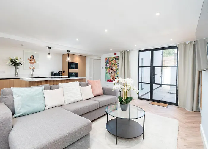 2 Bedroom, 2 Bathroom Apartment, Close To Mcr Centre 아파트 *